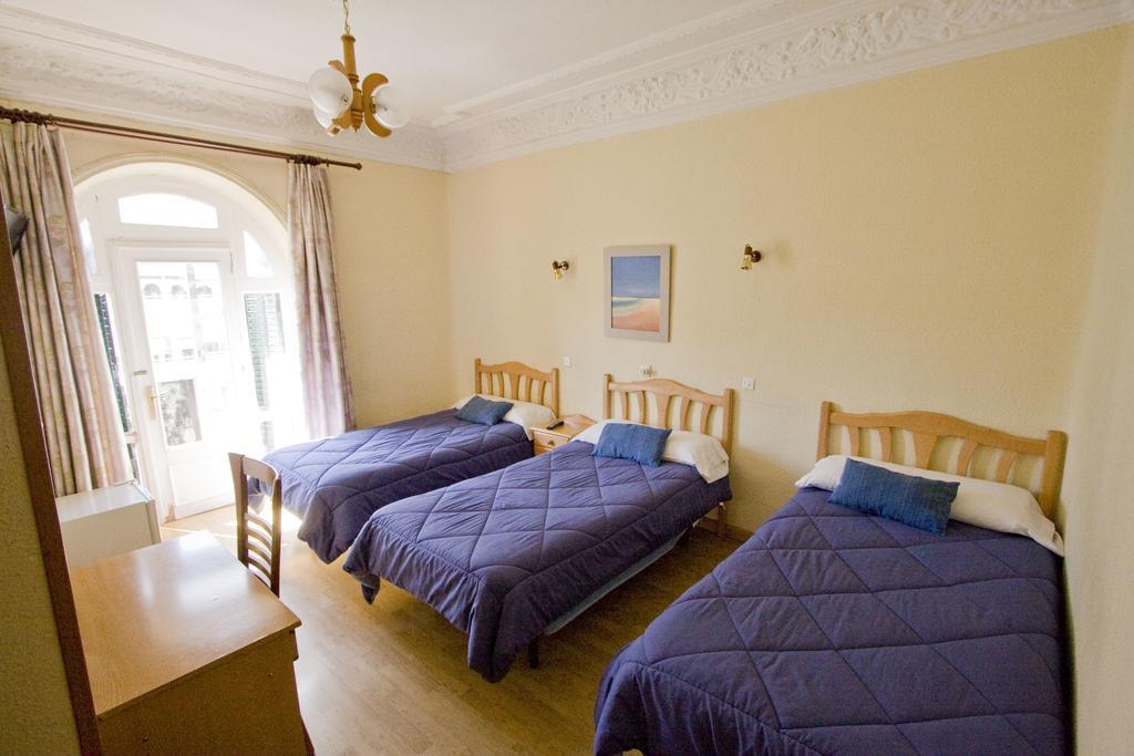 Hostal Trevinca Madrid Exterior photo