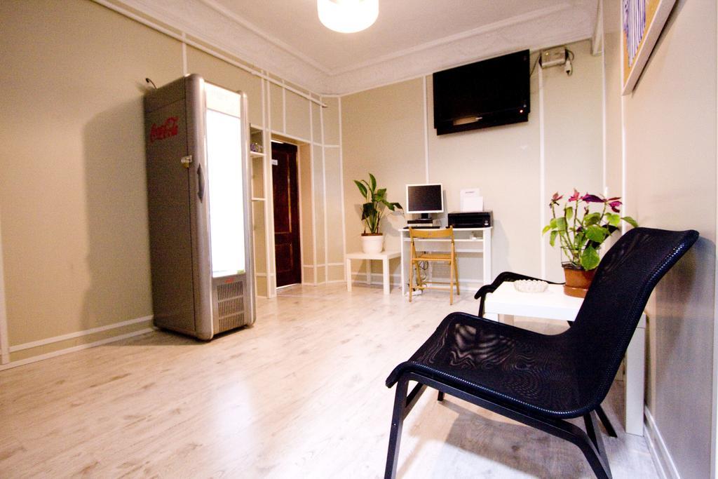 Hostal Trevinca Madrid Exterior photo