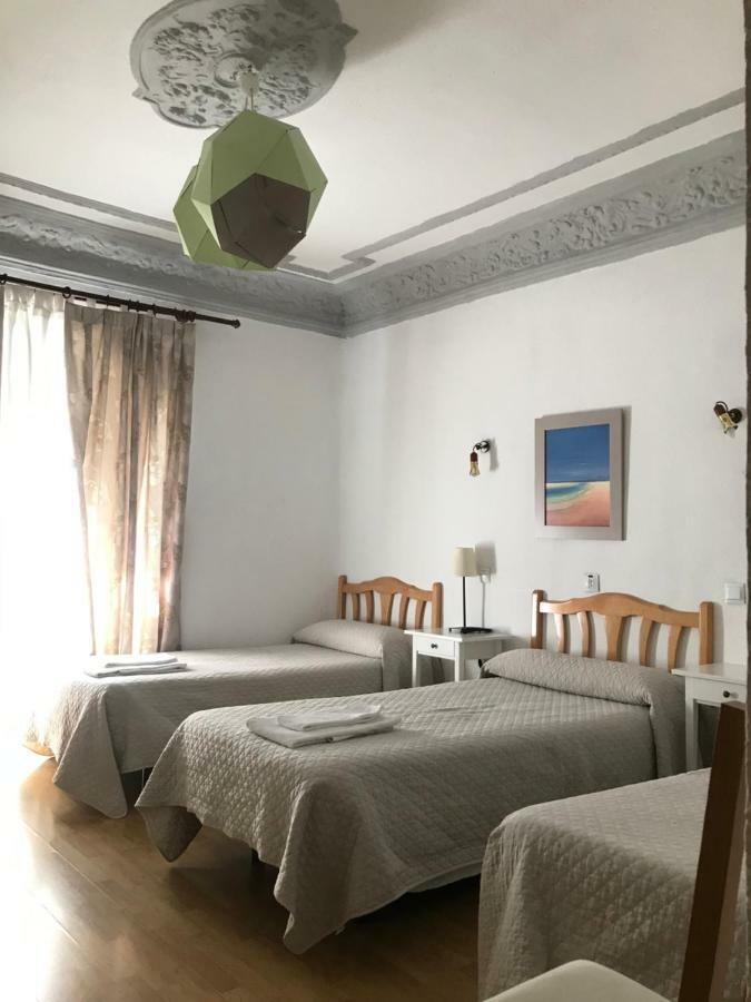 Hostal Trevinca Madrid Exterior photo