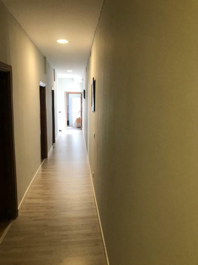 Hostal Trevinca Madrid Exterior photo