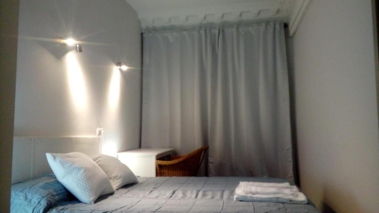 Hostal Trevinca Madrid Exterior photo