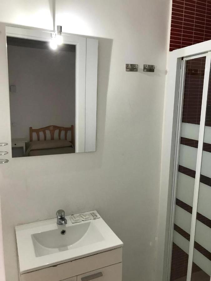 Hostal Trevinca Madrid Exterior photo